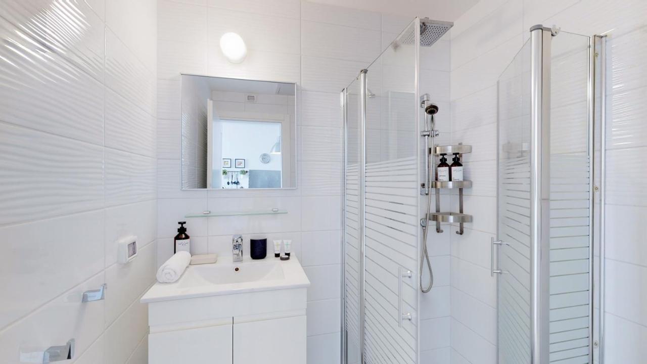 Stylish 1Br Flat For 4 Ppl In Allenby By Holyguest Tel Aviv Dış mekan fotoğraf