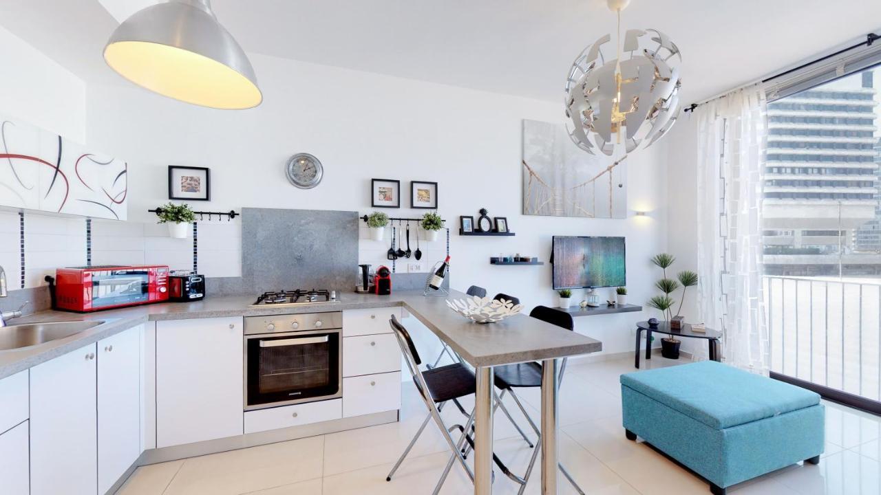 Stylish 1Br Flat For 4 Ppl In Allenby By Holyguest Tel Aviv Dış mekan fotoğraf