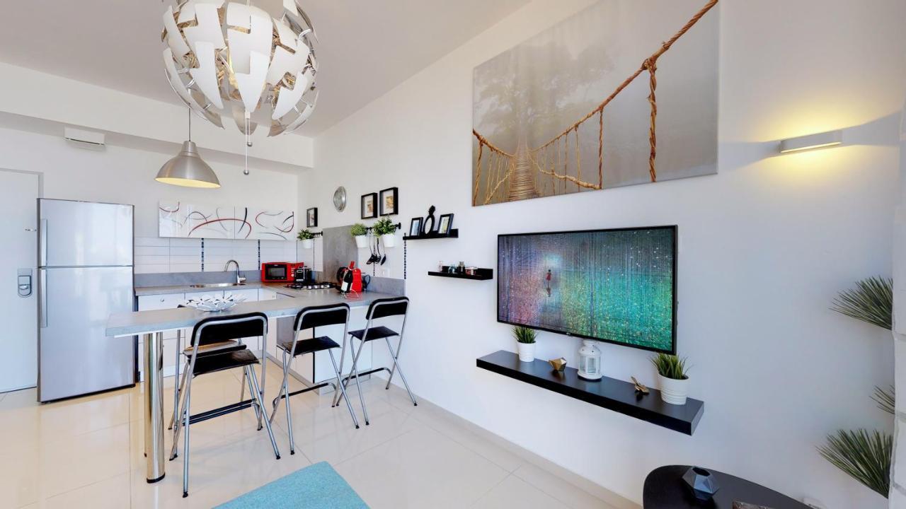 Stylish 1Br Flat For 4 Ppl In Allenby By Holyguest Tel Aviv Dış mekan fotoğraf